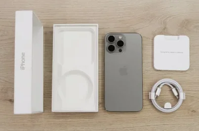 Apple iPhone 16 item